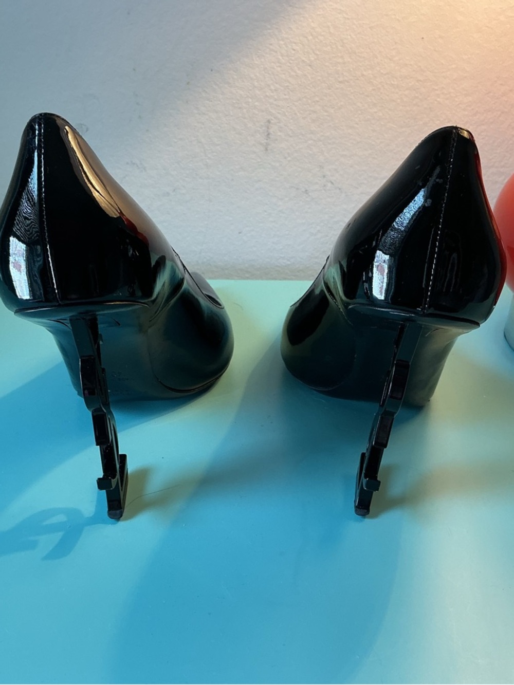 YSL Opyum Patent Leather Stilleto logo Pump - Picture 5 of 7